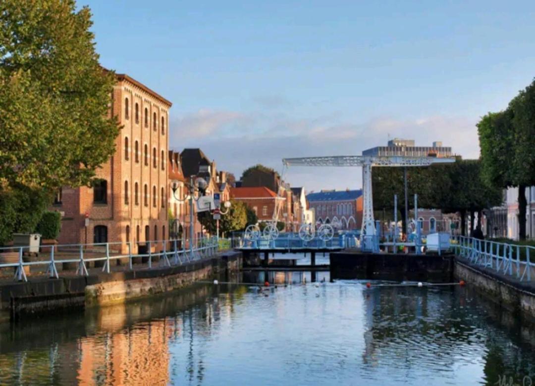 Le Petit Gayant Apartment Douai Bagian luar foto